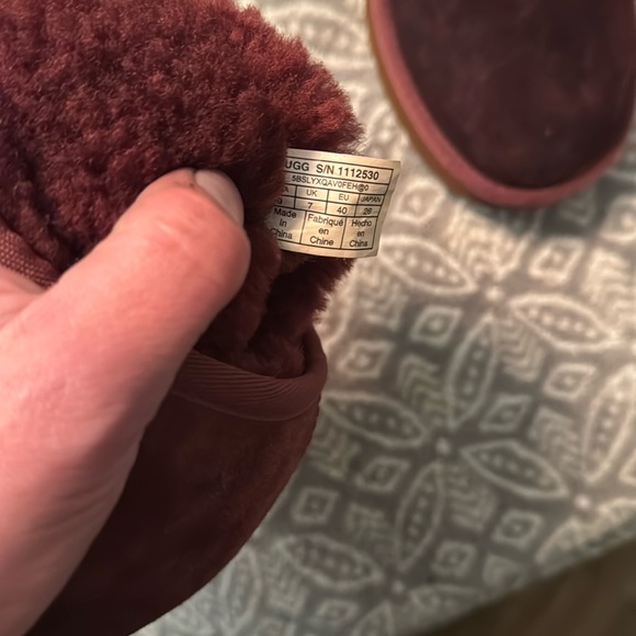Burgundy UGG Boots size 9 - Picture 2 of 9